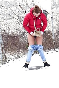 Dafne Melts The Snow With Her Hot Urine