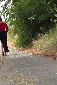 Black-haired Yenna Relieves Pee Desperation Outside