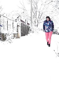 Impressive European Bitch Squats To Piss In The Snow