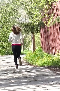 Outdoors Pissing For Brunette Pussycat Who Squats