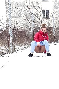 Dafne Melts The Snow With Her Hot Urine