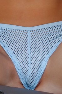 Inviting Sea Strips In The Car Having Fun Bending Her Ass Against The Camera