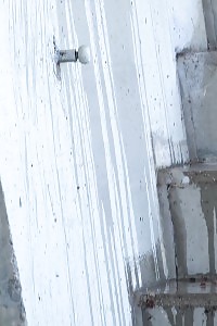 Fine Dark Haired Lady Sprays Her Golden Piss