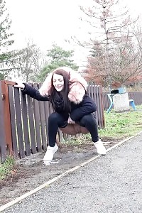 Breathtaking Katy Relieves Her Piss Desperation In Outdoor
