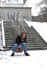 Glorious Bombshell Dafne Relieves Herself In The Snow