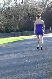 Black-haired Pissing As She Leans On A Wall