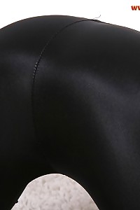 Ivy Reveals Her Skinny Body Exposing Her Black Ripping Pants And Red Bra