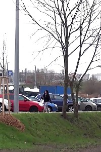 Brunette Tart Keeps On Pissing Outside