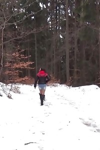 Breathtaking Brunette Queen Pisses In The Snow
