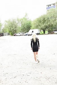 Mindblowing Blonde Pisses Outdoor To Relieve Herself