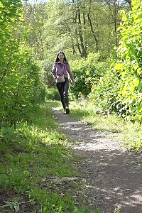 Nasty Black Haired Girl Isabel Dark Pees In Woods