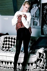 Viviana Uncover Her Yummy Hairy Pussy And Stretching It For Your Viewing Pleasure