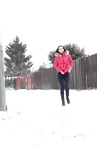 Cynthia Vellons Melts Snow As She Pissing Outside